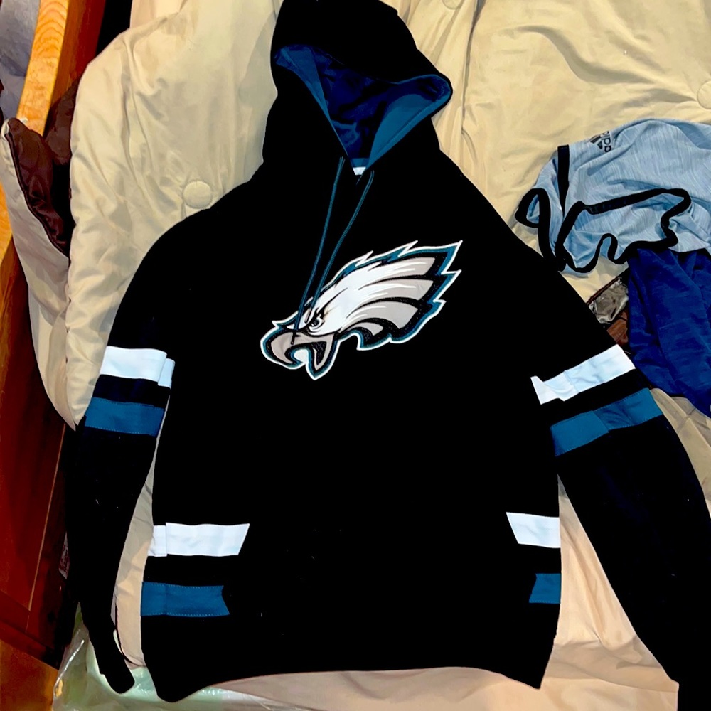 COPY - Eagles hoodie size medium bought for 40$ selling for 25$